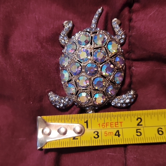 Beautiful Turtle Brooch - Picture 4 of 4
